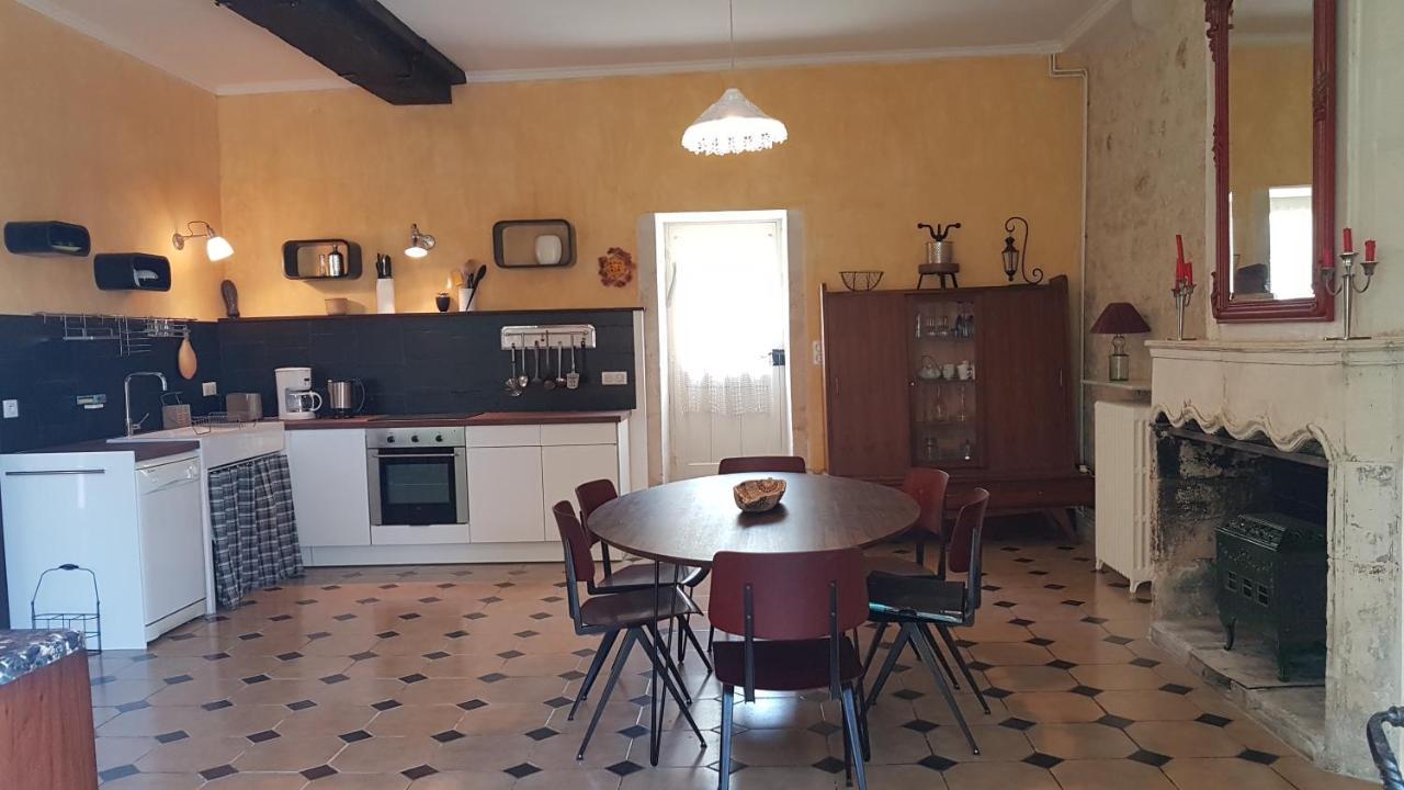 Gite du Château de Pernan Avy Extérieur photo